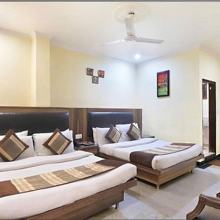 Hotel Perfect Spot- Main Bazar - Walking Metro Station New Delhi Ngoại thất bức ảnh