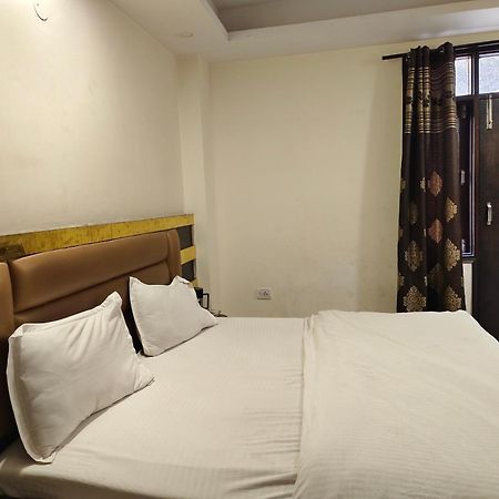 Hotel Perfect Spot- Main Bazar - Walking Metro Station New Delhi Ngoại thất bức ảnh
