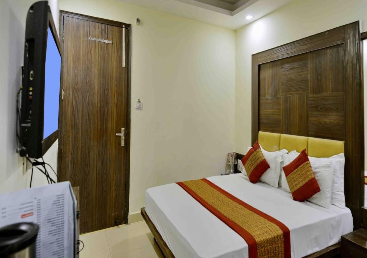 Hotel Perfect Spot- Main Bazar - Walking Metro Station New Delhi Ngoại thất bức ảnh
