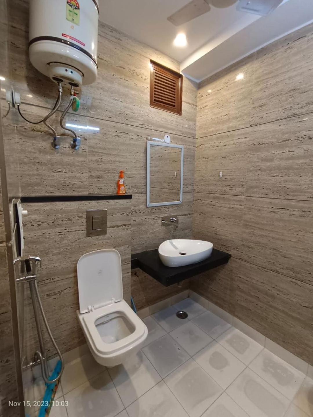 Hotel Perfect Spot- Main Bazar - Walking Metro Station New Delhi Ngoại thất bức ảnh