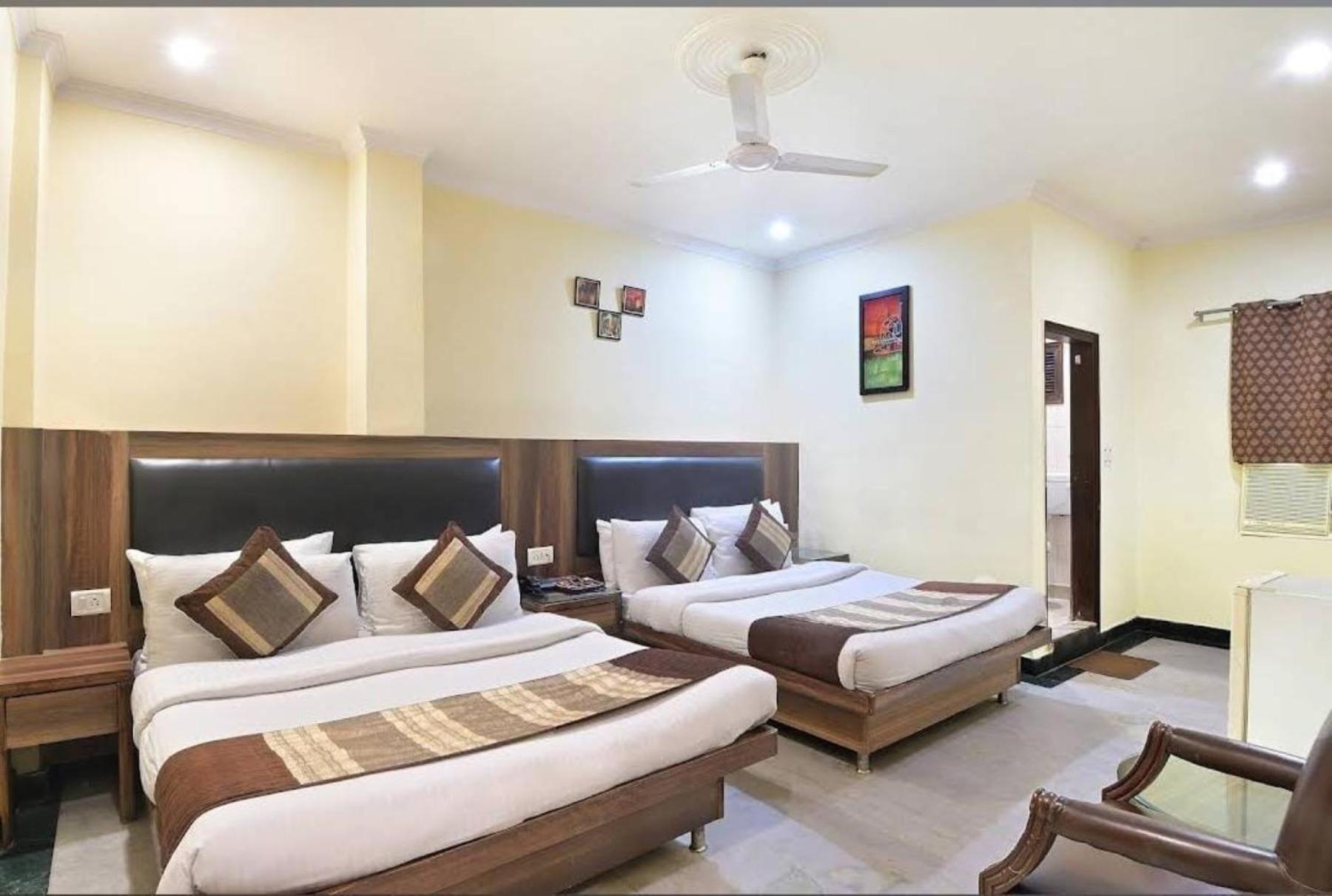 Hotel Perfect Spot- Main Bazar - Walking Metro Station New Delhi Ngoại thất bức ảnh