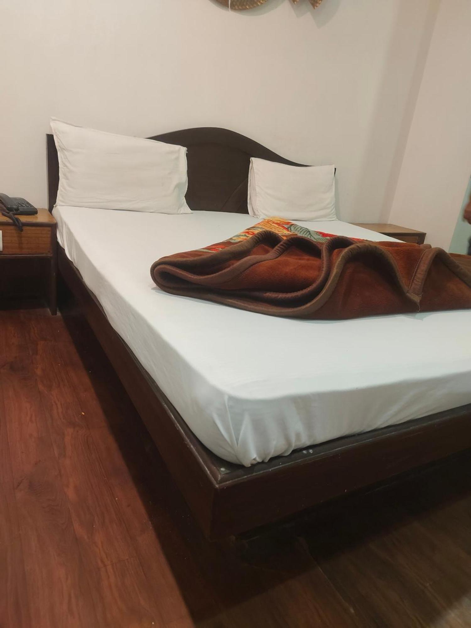 Hotel Perfect Spot- Main Bazar - Walking Metro Station New Delhi Ngoại thất bức ảnh