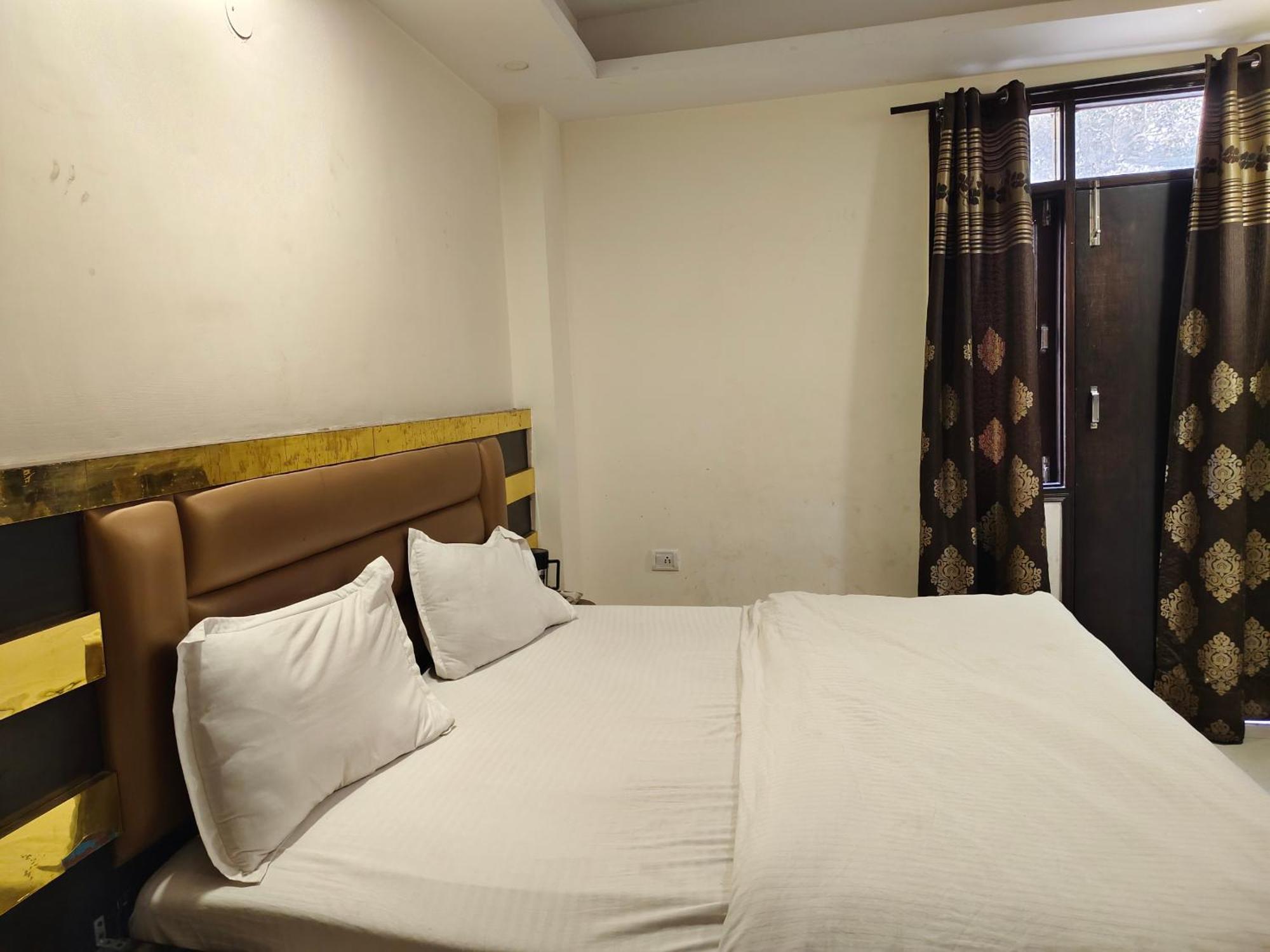 Hotel Perfect Spot- Main Bazar - Walking Metro Station New Delhi Ngoại thất bức ảnh
